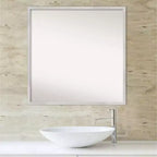 Miroir mural carré moderne en bois argenté Svelte de 28 po x 28 po d'Amanti Art, avec accessoires de fixation inclus