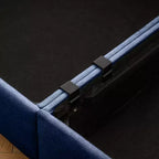 Canapé modulable avec rangement, dossier cylindrique et accoudoirs, assise profonde et confortable, durable et offrant un bon soutien pour le salon.