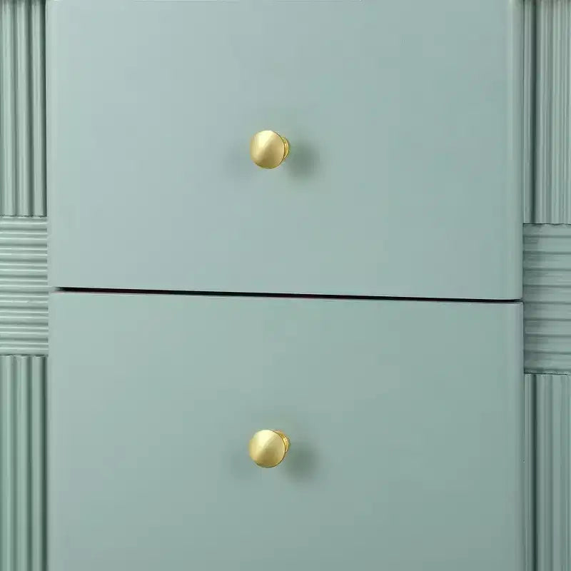 Table de Chevet Minimaliste Moderne Whisen avec 2 Tiroirs de Rangement, Poignées et Pieds en Métal Doré, Design Texturé Unique