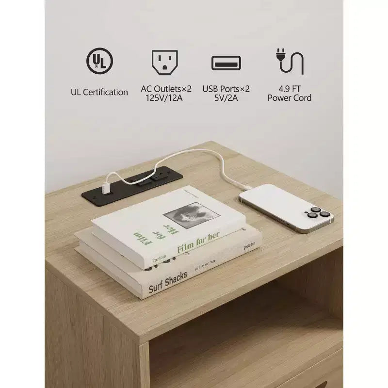 Table d'appoint en rotin avec porte décorative en rotin, petite table d'appoint avec station de charge, étagère et tiroir en bois, pour chambre à coucher, salon