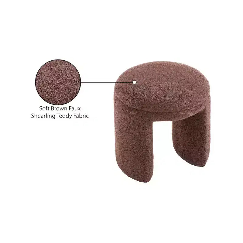 Meridian Furniture, Pouf/Tabouret en Tissu Peluche Fausse Fourrure Bowen