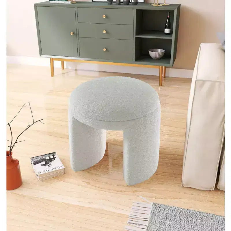 Meridian Furniture, Pouf/Tabouret en Tissu Peluche Fausse Fourrure Bowen
