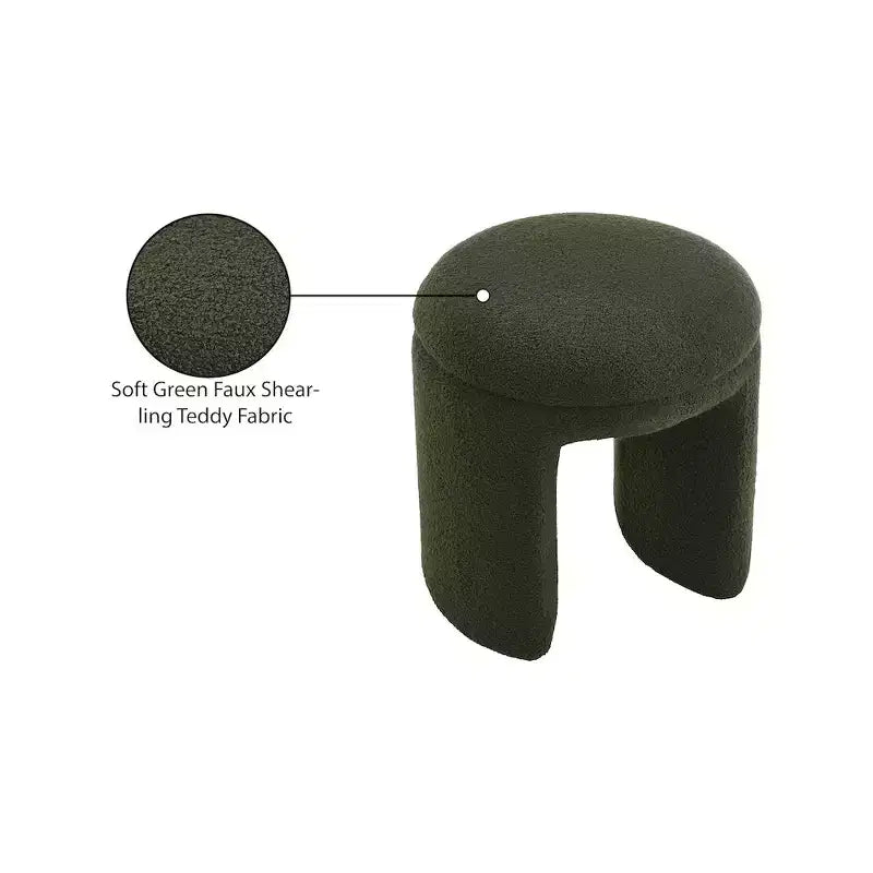Meridian Furniture, Pouf/Tabouret en Tissu Peluche Fausse Fourrure Bowen