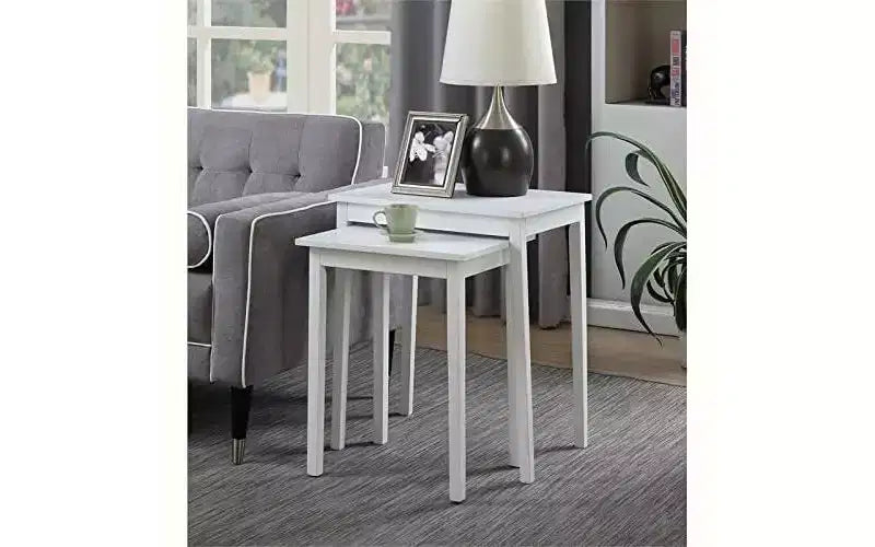 Table d'appoint à trois niveaux HomeStock Belmont avec tiroir de rangement caché, étagères ouvertes et bouton nickel parfait pour organiser les accessoires