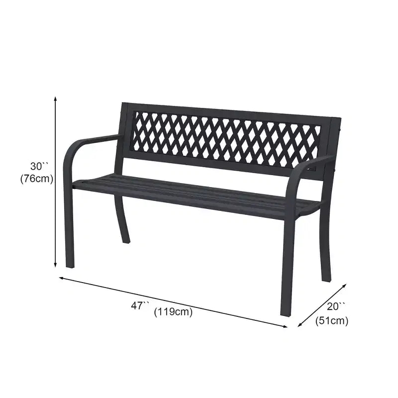 Le banc Dyonery en fer forgé est fabriqué en métal massif et présente un motif géométrique ajouré, le rendant adapté aux jardins, cours et terrasses.