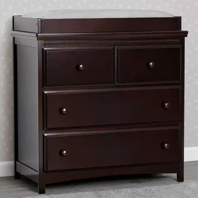 Commode 3 tiroirs Delta Children Emerson avec plateau à langer et tiroirs autobloquants, chocolat foncé