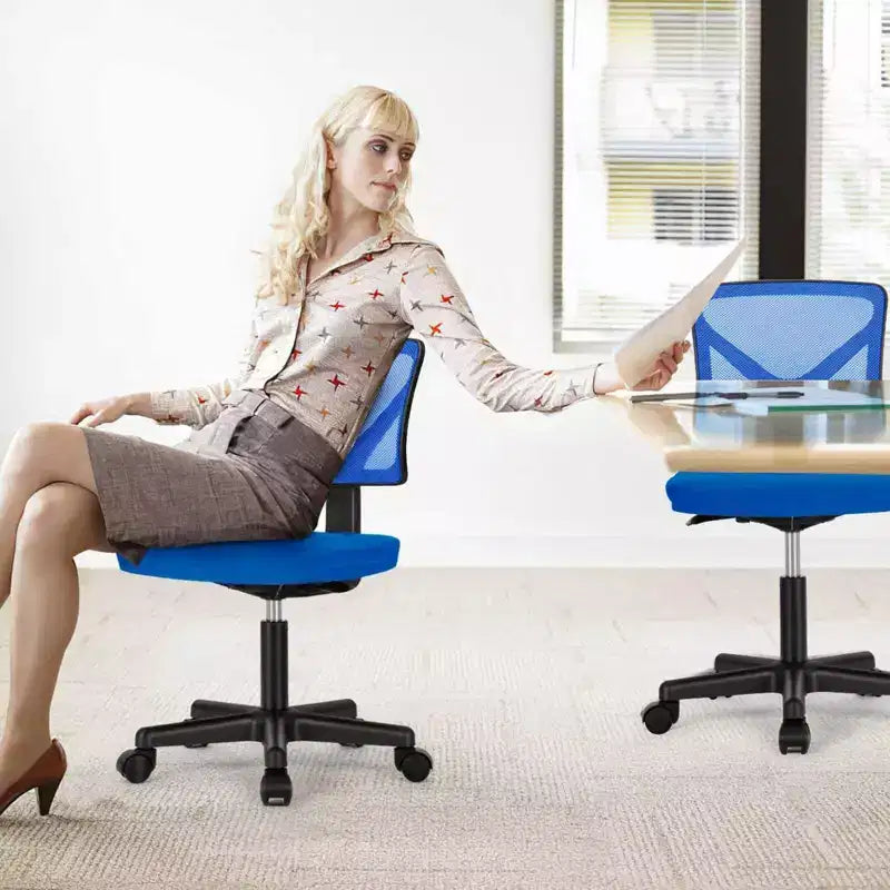 Chaise de bureau Okak dossier bas en maille, sans accoudoirs, chaise d'ordinateur avec support lombaire, chaise de bureau pour l'étude, la salle de lecture, le bureau