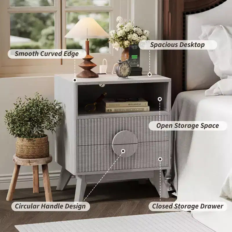 Table de Chevet Cannelée, Table de Nuit Haute en Bois avec Station de Recharge Ports USB et Prises, 2 Tiroirs et Étagère Ouverte, Table d'Appoint Moderne pour Chambre à Coucher