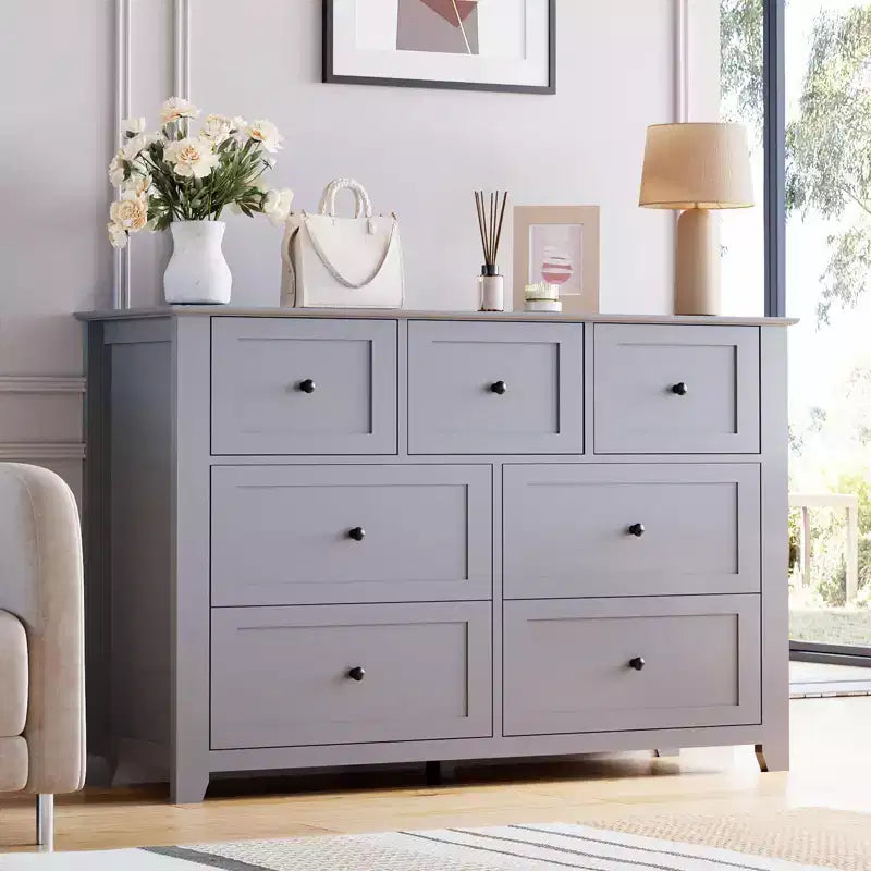 Commode moderne large à 7 tiroirs avec poignées métalliques, meuble de rangement en bois pour chambre à coucher, couloir ou entrée