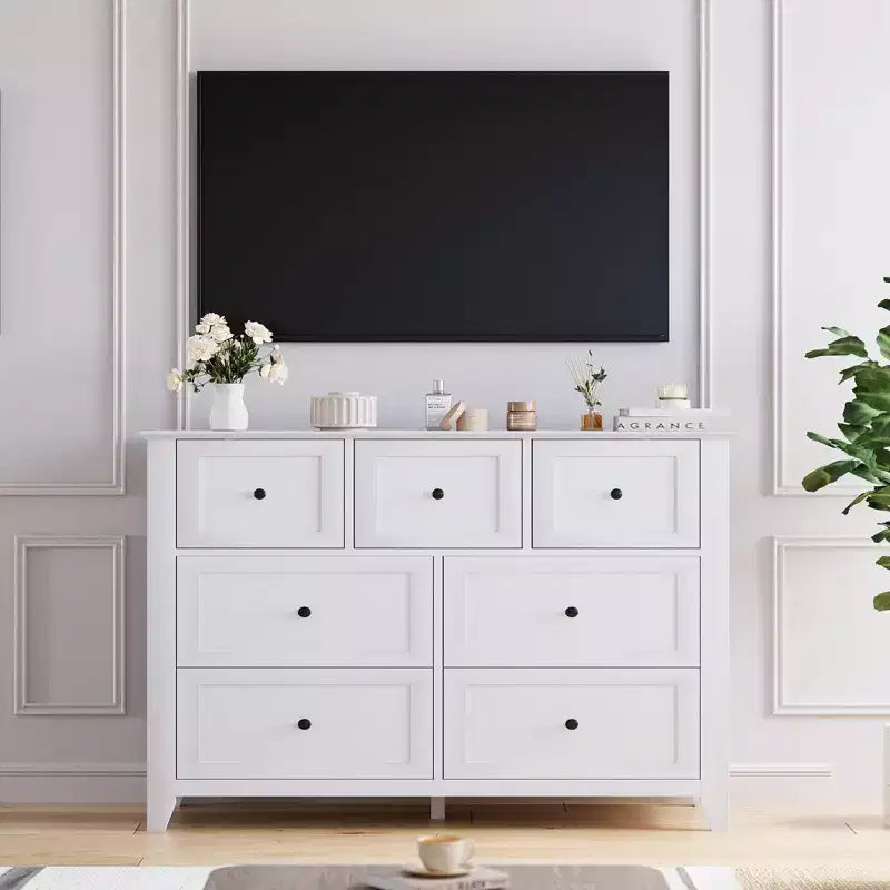 Commode moderne large à 7 tiroirs avec poignées métalliques, meuble de rangement en bois pour chambre à coucher, couloir ou entrée