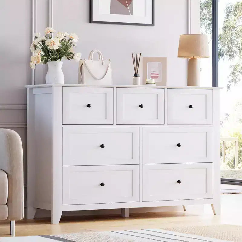Commode moderne large à 7 tiroirs avec poignées métalliques, meuble de rangement en bois pour chambre à coucher, couloir ou entrée
