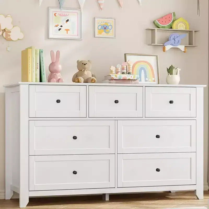 Commode moderne large à 7 tiroirs avec poignées métalliques, meuble de rangement en bois pour chambre à coucher, couloir ou entrée