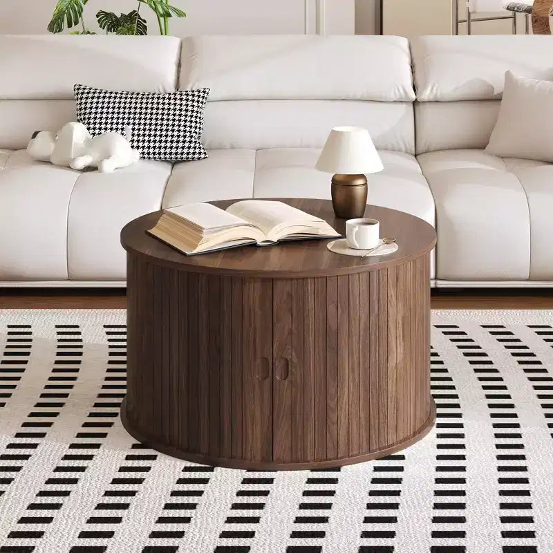 Table basse moderne du milieu du siècle de 28 po avec rangement, table d'appoint cannelée avec porte coulissante à tambour pour le salon
