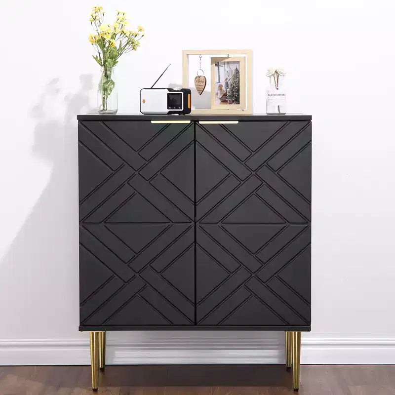 Buffet moderne avec portes gaufrées, poignées et pieds dorés, étagères réglables pour cuisine, salle à manger, salon