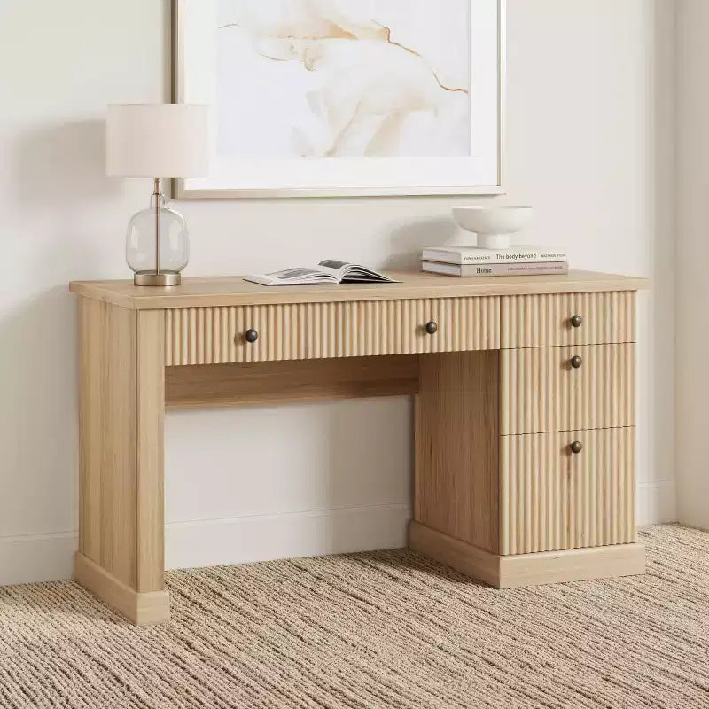 Bureau de direction moderne cannelé 54" - Table d'ordinateur en bois avec tiroirs de classement, armoire de rangement et station de charge - Pour bureau à domicile ou petits espaces
