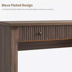 Bureau de direction moderne cannelé 54" - Table d'ordinateur en bois avec tiroirs de classement, armoire de rangement et station de charge - Pour bureau à domicile ou petits espaces