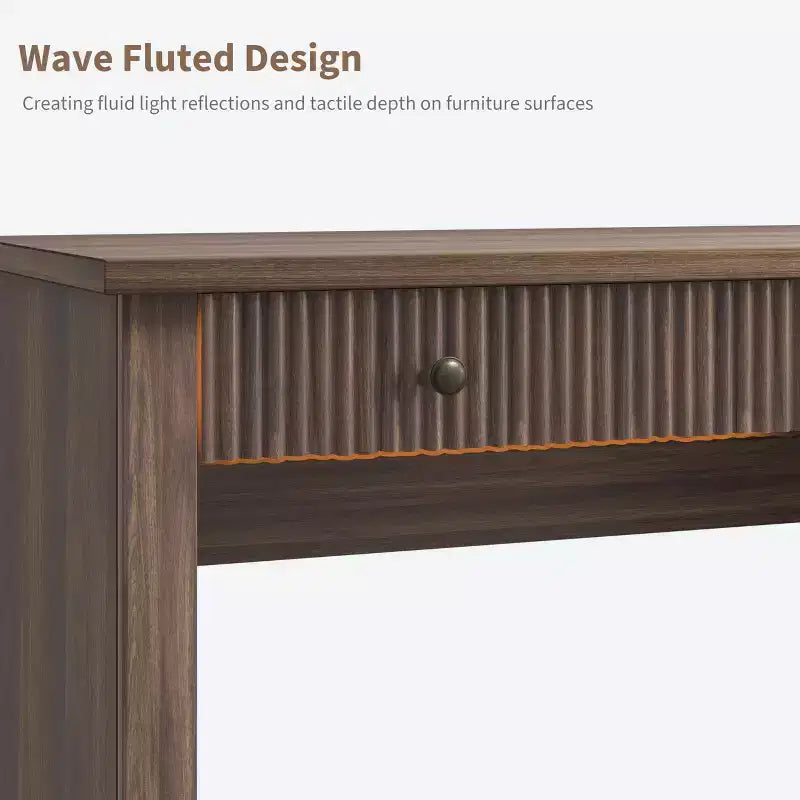 Bureau de direction moderne cannelé 54" - Table d'ordinateur en bois avec tiroirs de classement, armoire de rangement et station de charge - Pour bureau à domicile ou petits espaces