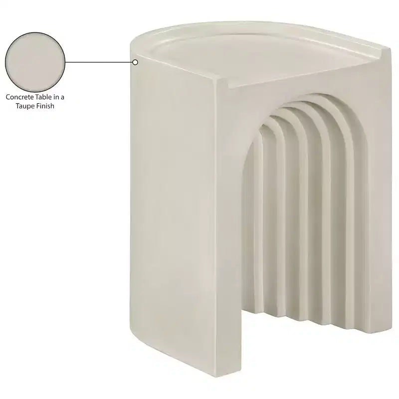 Table d'appoint Meridian Furniture Avenda