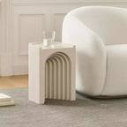 Table d'appoint Meridian Furniture Avenda
