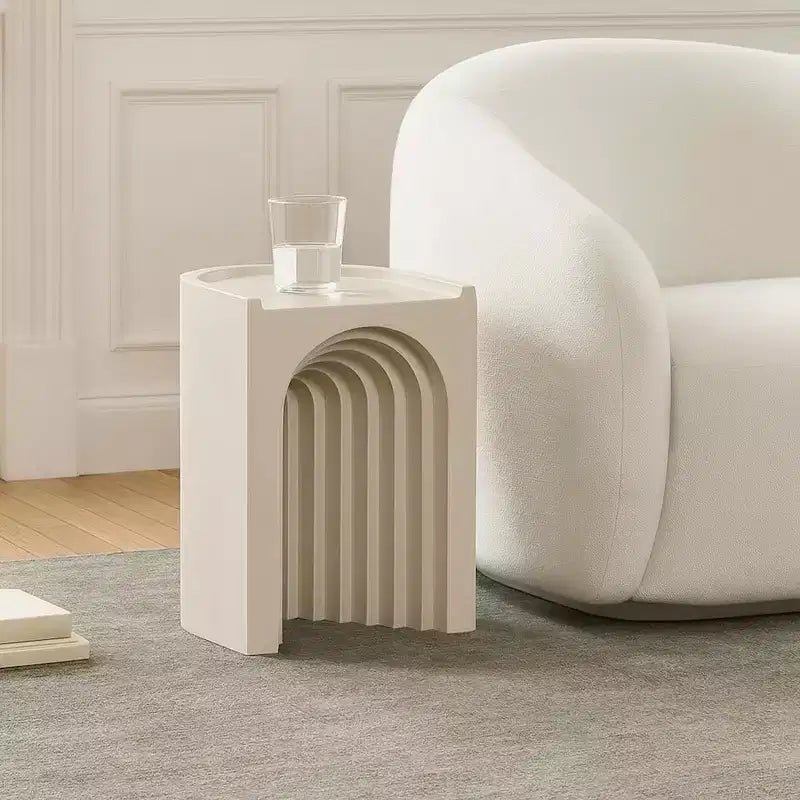 Table d'appoint Meridian Furniture Avenda