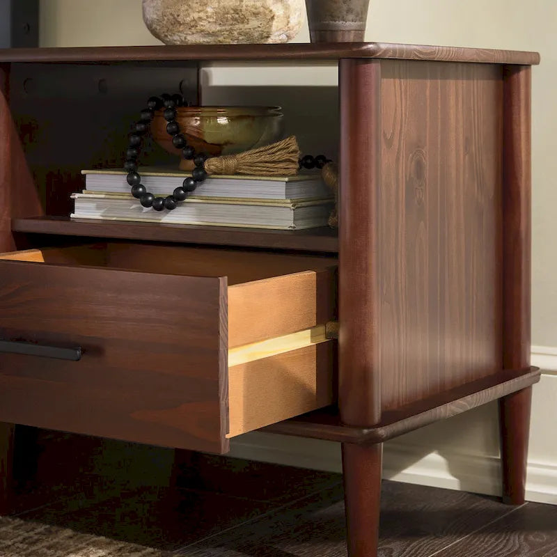 Table de chevet avec pieds fuseaux en bois massif style Mid-century Modern Middlebrook Designs