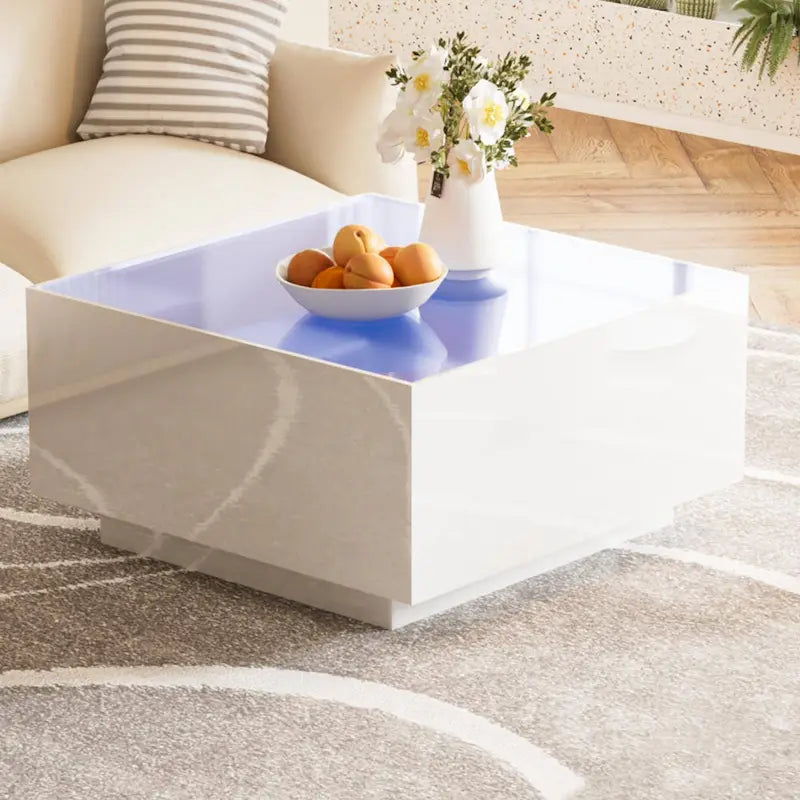 Table basse carrée laquée brillante