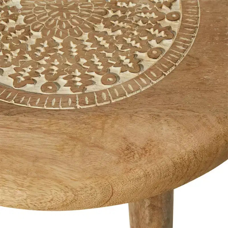 Table d'appoint tripode sculptée en bois de manguier brun traditionnel - Olivia & May