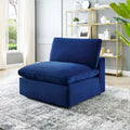 Chaise sans accoudoirs en velours capitonné de performance garnie de duvet Commix