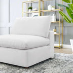 Chaise sans accoudoirs en velours capitonné de performance garnie de duvet Commix