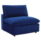 Chaise sans accoudoirs en velours capitonné de performance garnie de duvet Commix