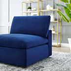 Chaise sans accoudoirs en velours capitonné de performance garnie de duvet Commix