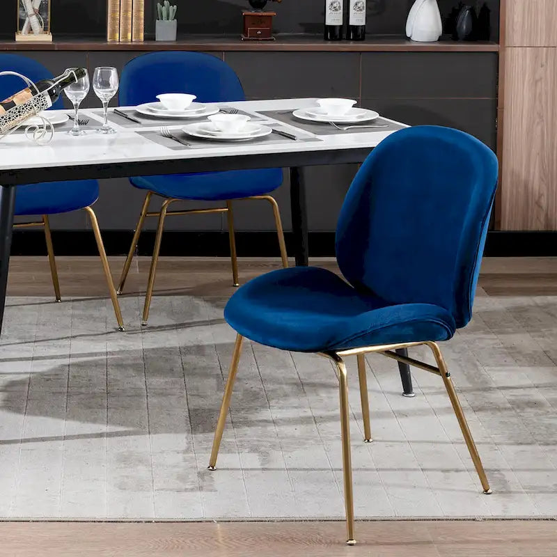 Chaise de salle à manger Porthos Home Cace en velours et pieds dorés
