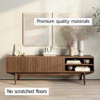 Meuble TV Living Skog Kelly pour téléviseurs jusqu'à 65 po avec pieds en bois au design scandinave moderne du milieu du siècle