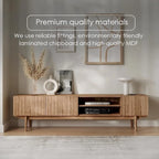 Meuble TV Living Skog Kelly pour téléviseurs jusqu'à 65 po avec pieds en bois au design scandinave moderne du milieu du siècle