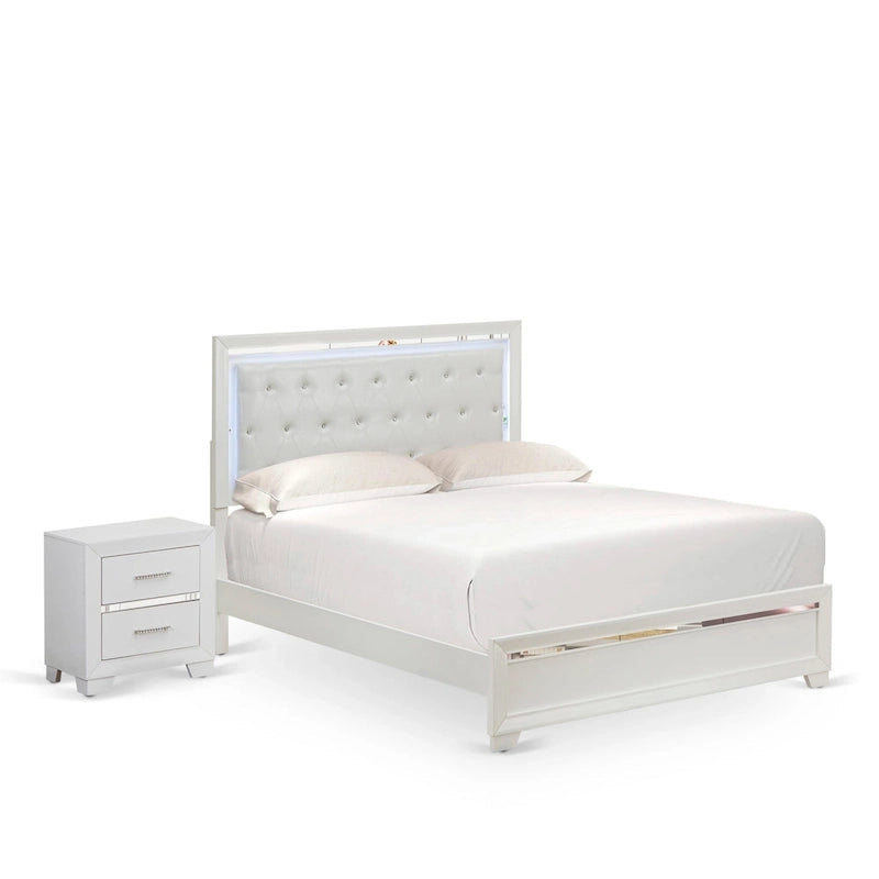 Ensemble de chambre queen Pandora en bois de East West Furniture avec un lit queen Cadres de finition blanche (Option de pièces)