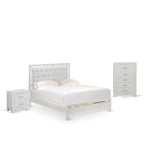 Ensemble de chambre queen Pandora en bois de East West Furniture avec un lit queen Cadres de finition blanche (Option de pièces)