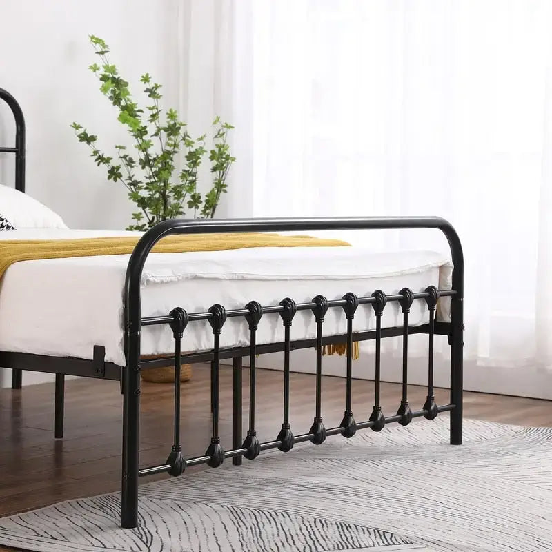 Cadre de lit en fer à couche unique avec décoration coquille noire