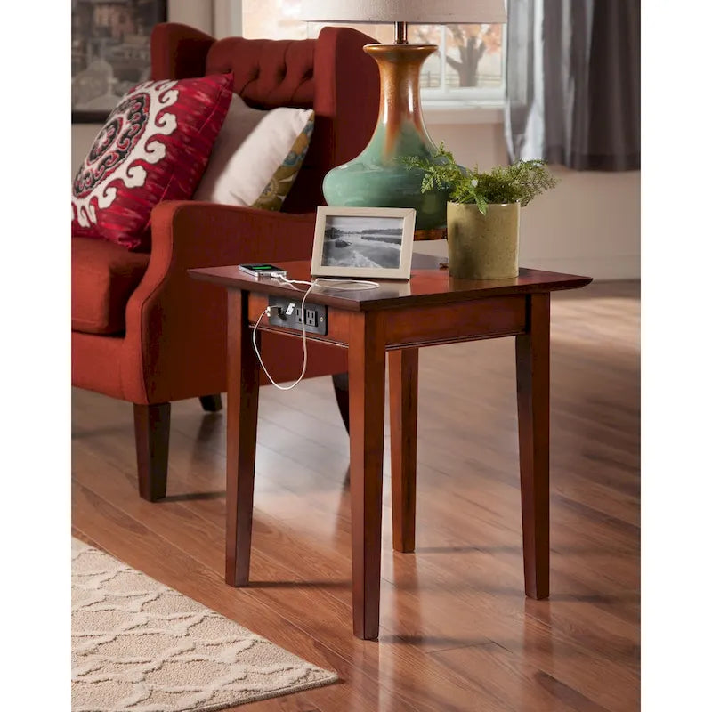 Table d'appoint AFI Shaker avec chargeur, en noyer