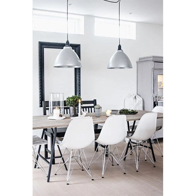 Chaises design en plastique Pieds filaires chromés argentés Rétro Salle à manger Accents Coque moulée Bureau Travail Base chromée Cuisine