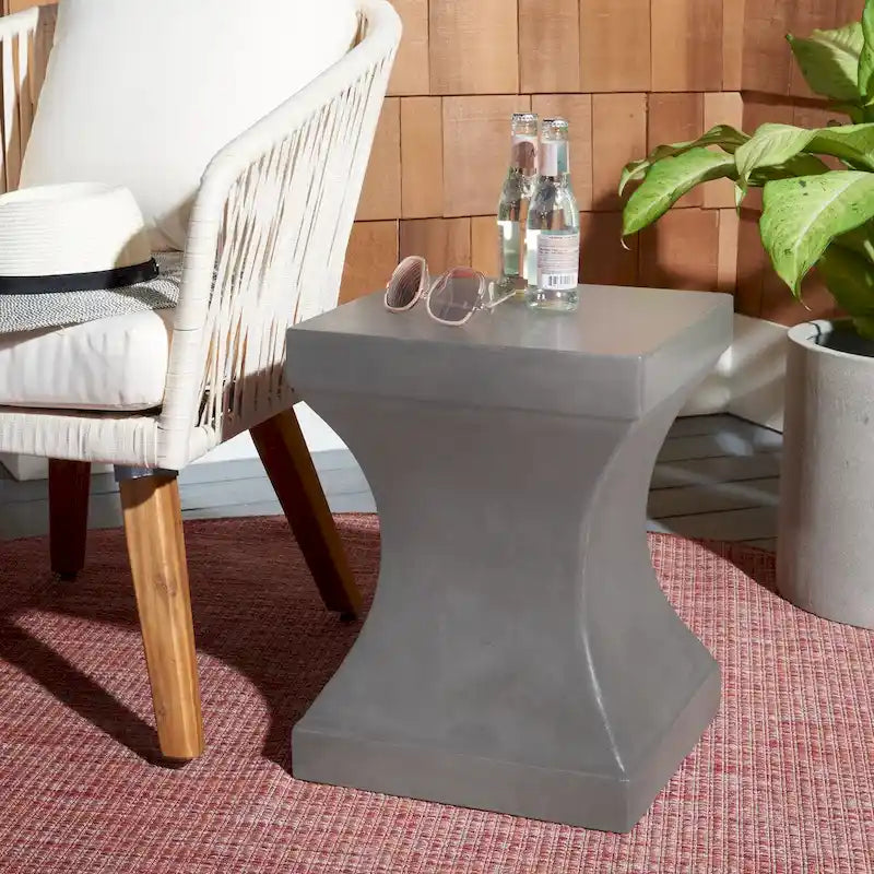 SAFAVIEH Selvaggia Table d'appoint d'intérieur/extérieur en béton - 13.7x13.7x17.7 - 14Wx14Dx18H