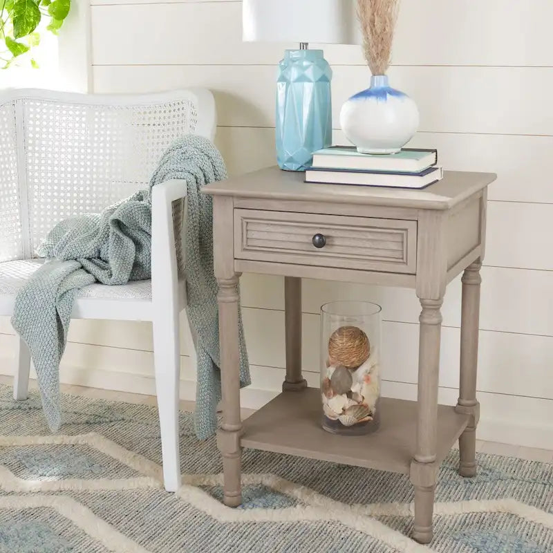 SAFAVIEH Eleanore Table de chevet à 1 tiroir et étagère inférieure - 48,3 L x 40,1 P x 66 H cm - 48,3Lx40,6Px66H