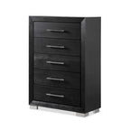 Commode de rangement moderne Alaric de Furniture of America, en bois massif noir, avec 5 tiroirs dont un tiroir inférieur doublé de cèdre
