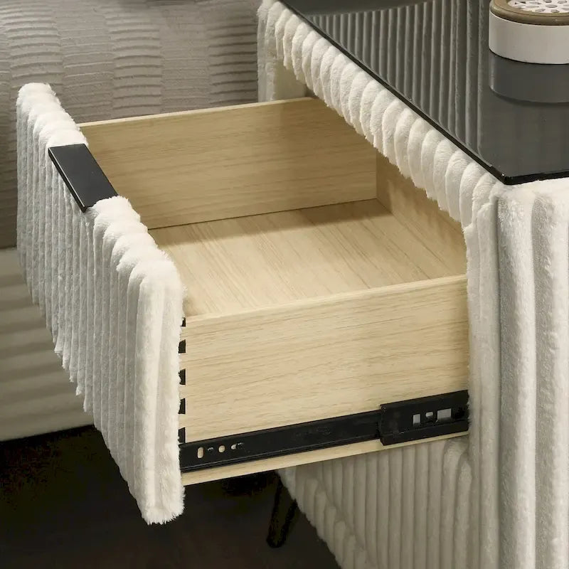 Lit capitonné en velours côtelé à grosses côtes Mavela de Roundhill Furniture avec 2 tables de chevet et un banc, crème