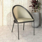Chaise de salle à manger Urbane en similicuir et pieds en acier thermolaqué par LeisureMod