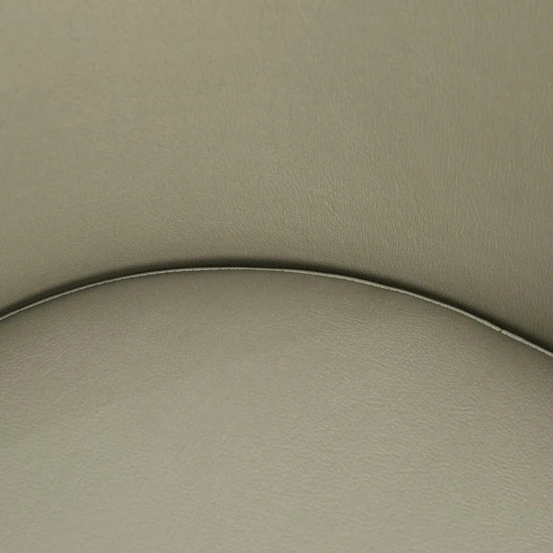 Chaise de salle à manger Urbane en similicuir et pieds en acier thermolaqué par LeisureMod