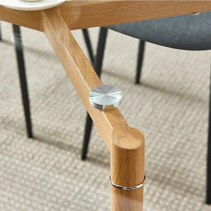 Table de salle à manger/cuisine moderne avec plateau en verre et chaises en tissu