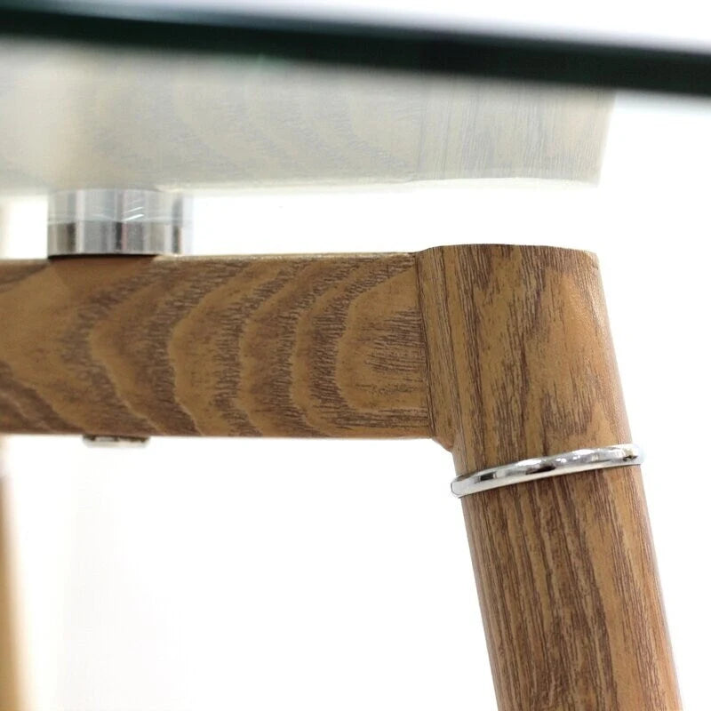 Table de salle à manger/cuisine moderne avec plateau en verre et chaises en tissu