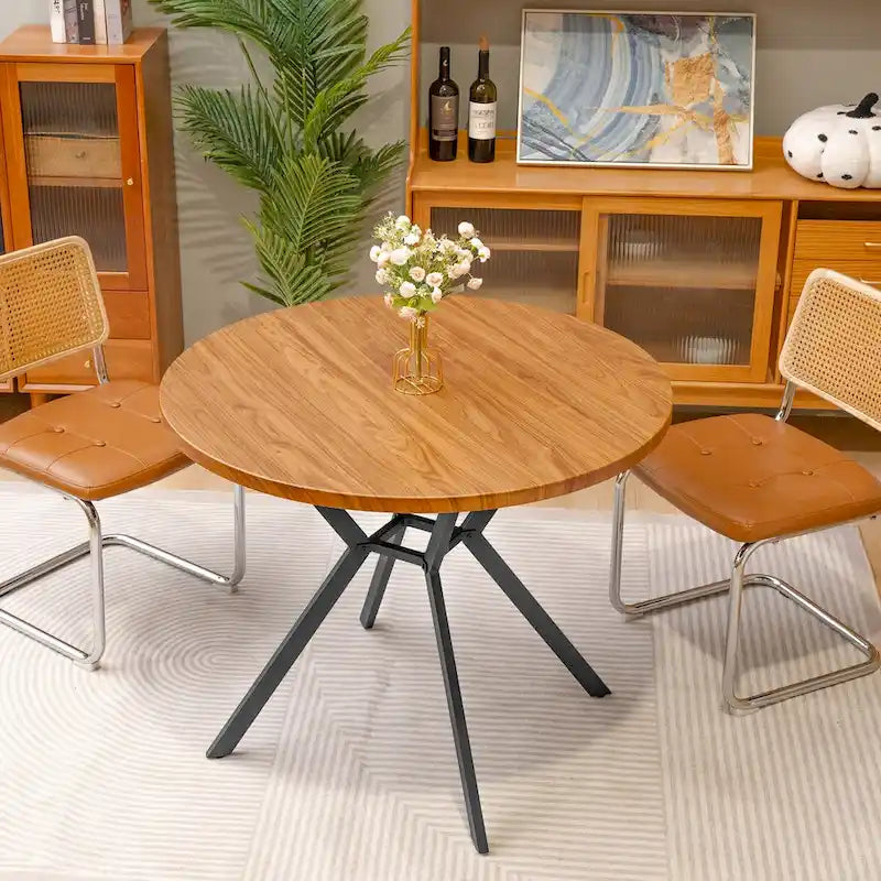 Table de salle à manger ronde Grondin de style ferme moderne de 38,6 po avec plateau en MDF de 1,18 po d'épaisseur et pieds croisés en métal sur piédestal.