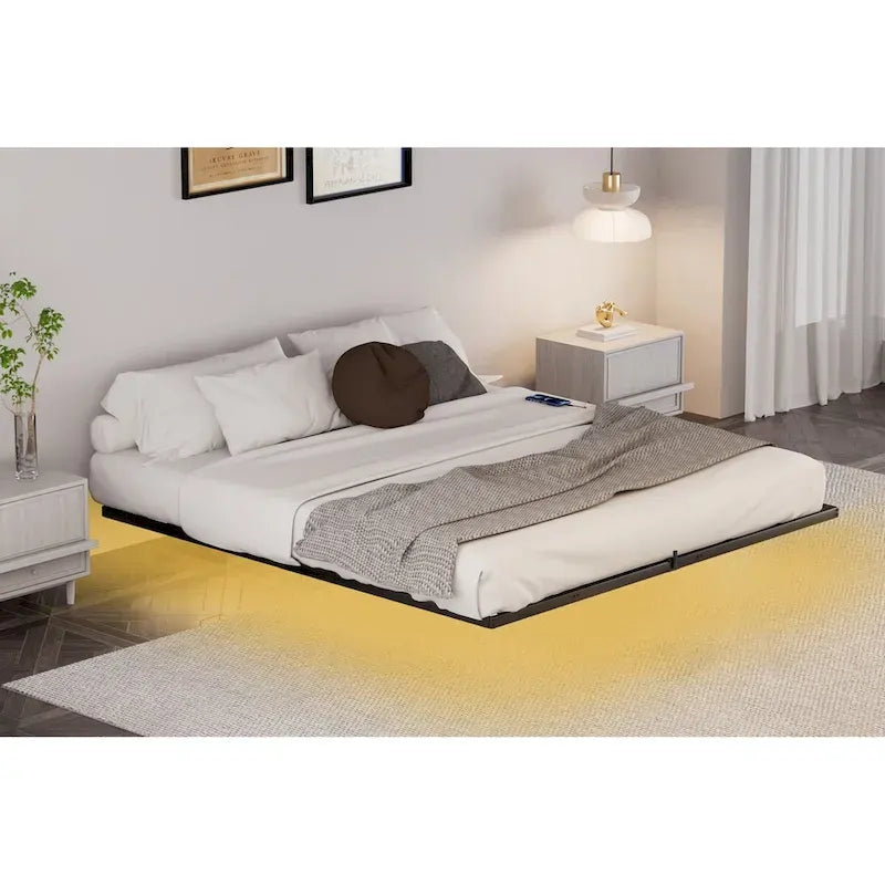 Cadre de lit flottant King Size avec lumières LED et station de charge - Plateforme en métal